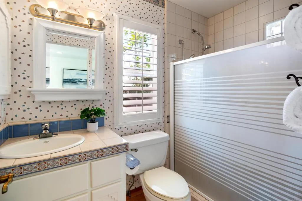 2320 Ivy Road, 92084
