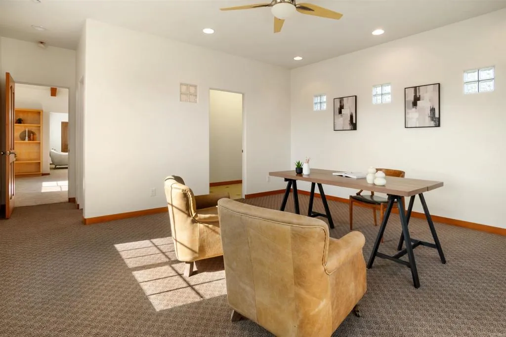2320 Ivy Road, 92084