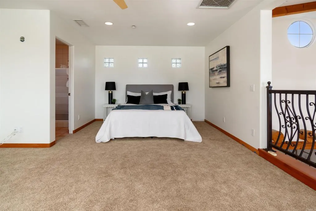 2320 Ivy Road, 92084