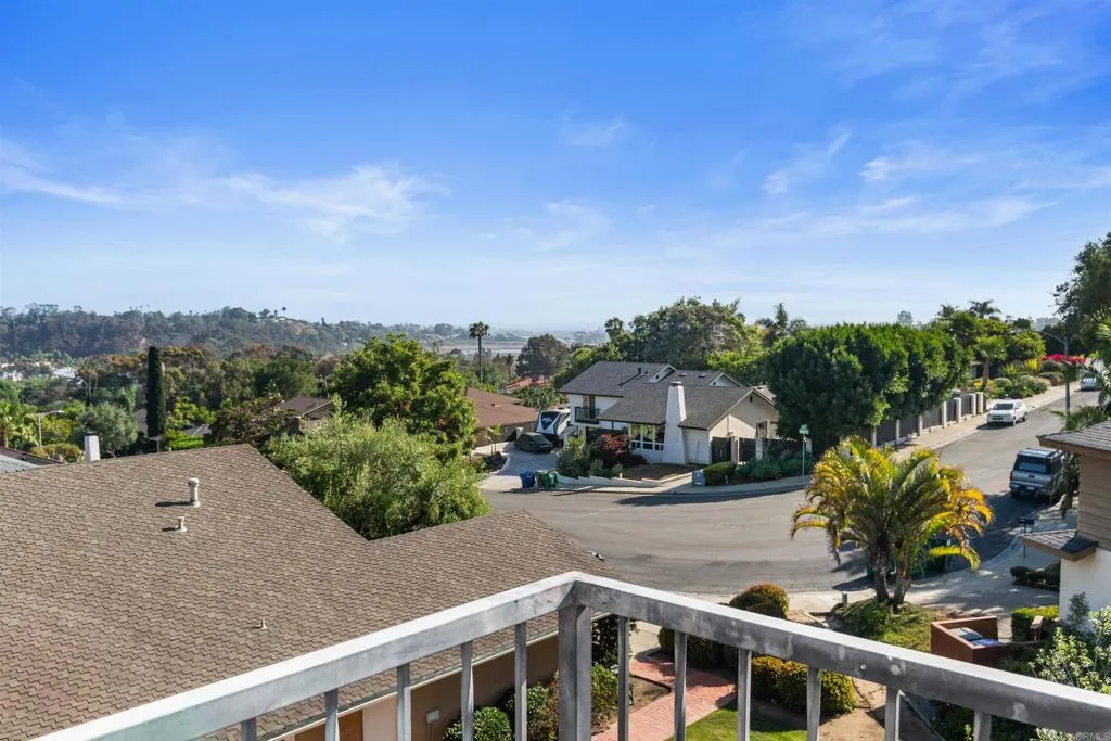 2320 Ivy Road, 92084