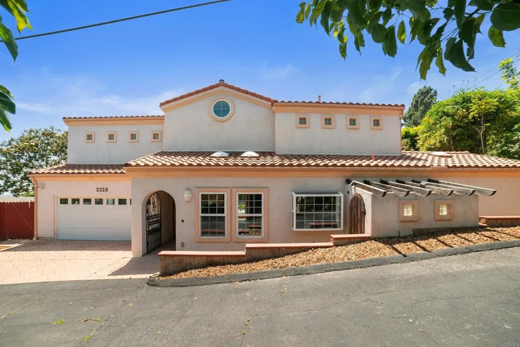 2320 Ivy Road, 92084