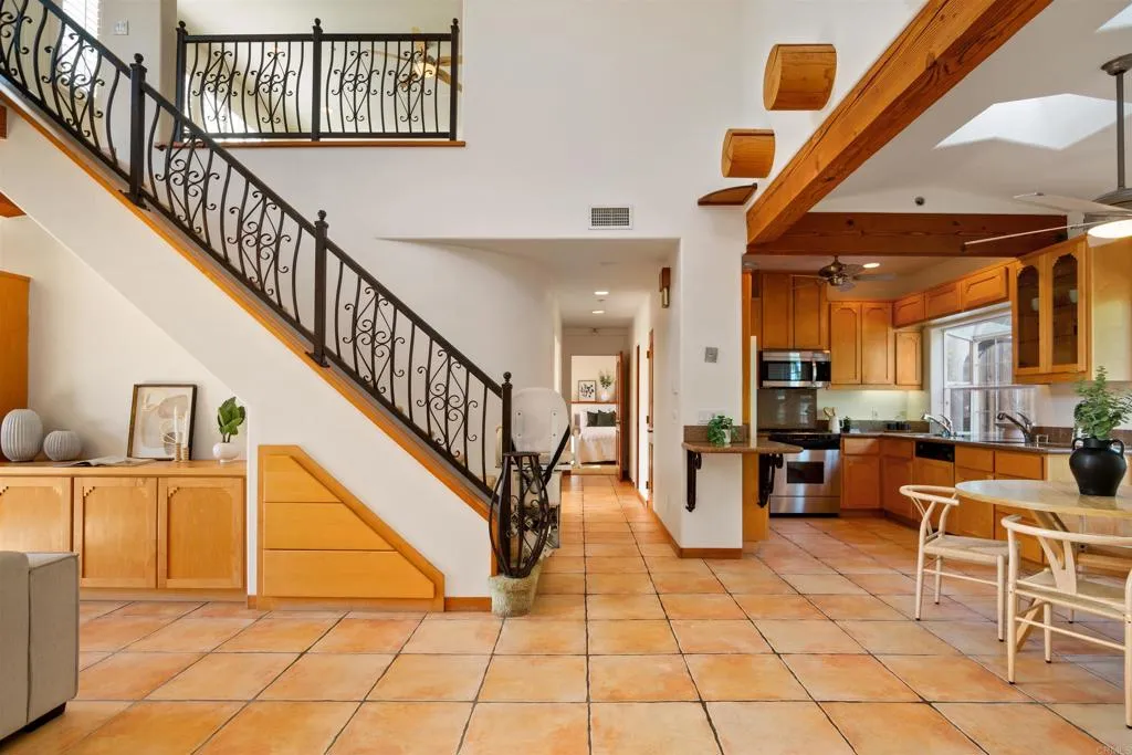 2320 Ivy Road, 92084