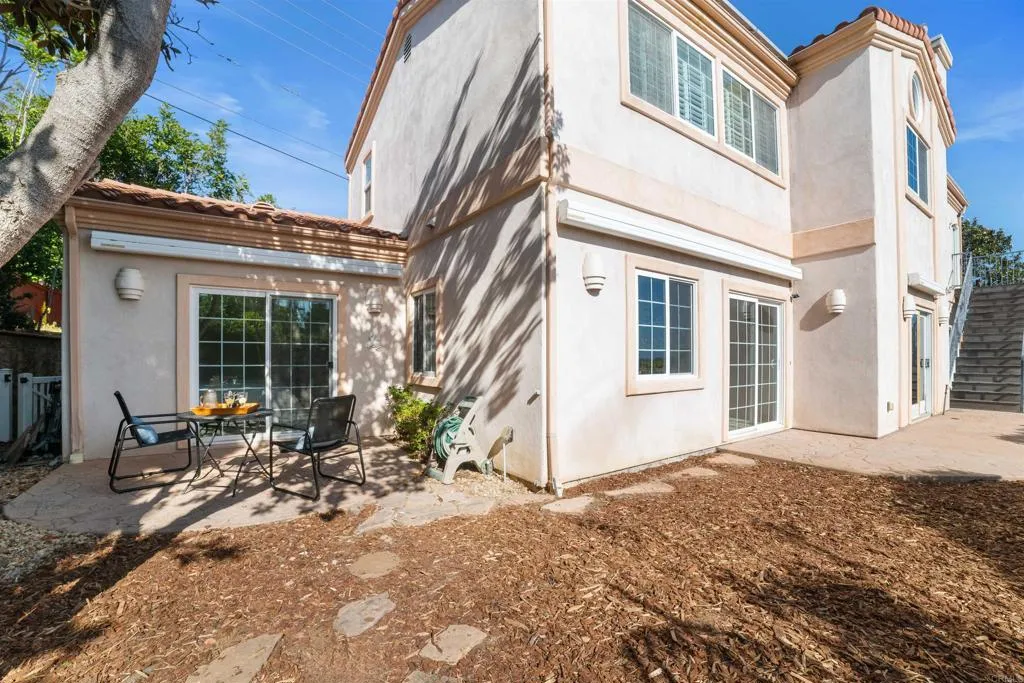 2320 Ivy Road, 92084