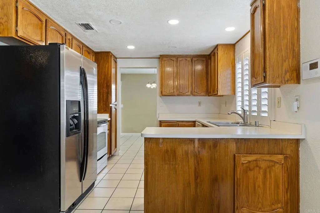 8041 Lomand Court, Sacramento