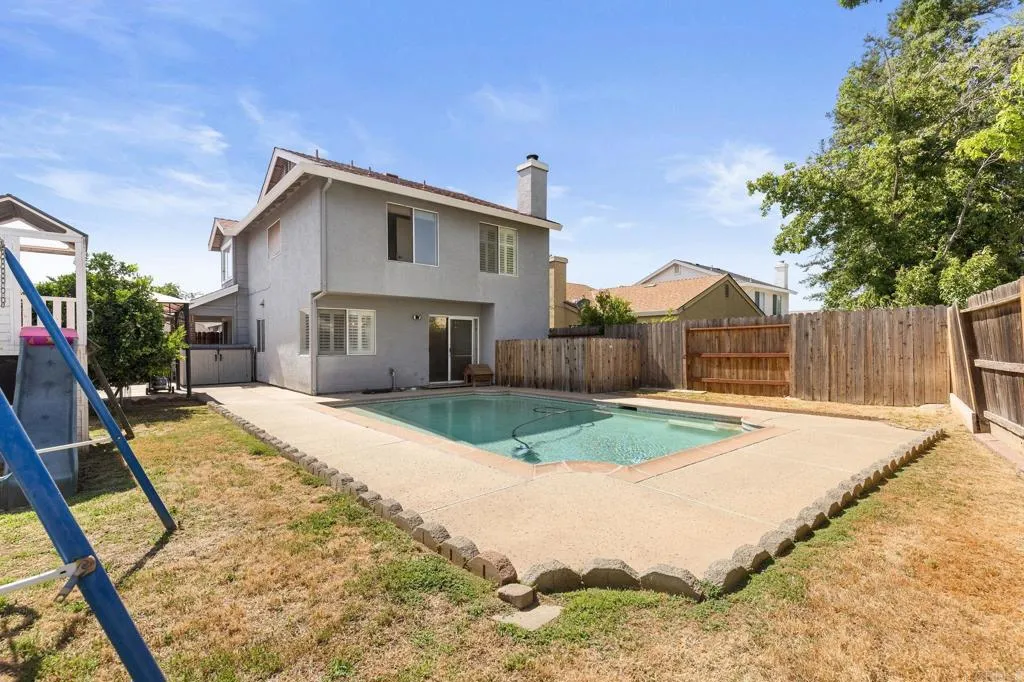 8041 Lomand Court, Sacramento