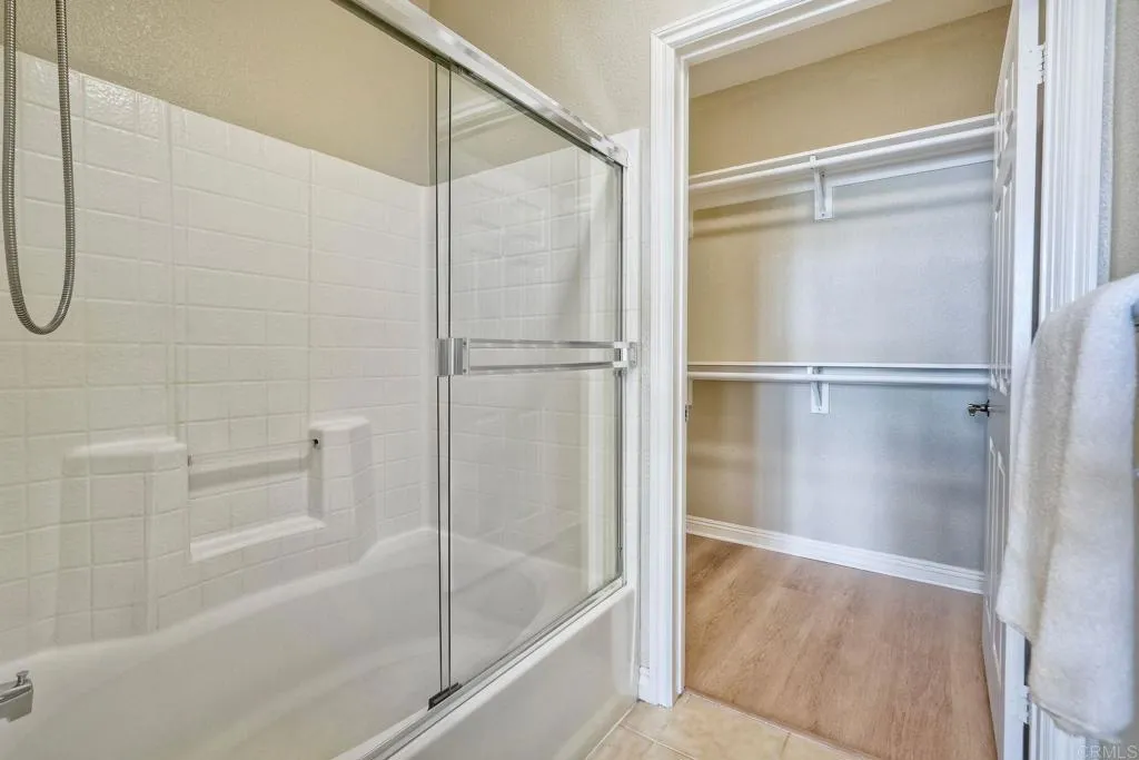 9263 Regents Road Unit B106