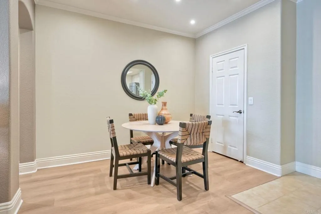 9263 Regents Road Unit B106