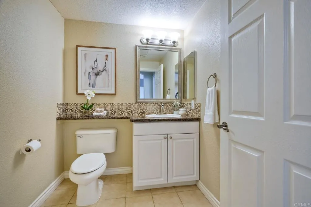 9263 Regents Road Unit B106