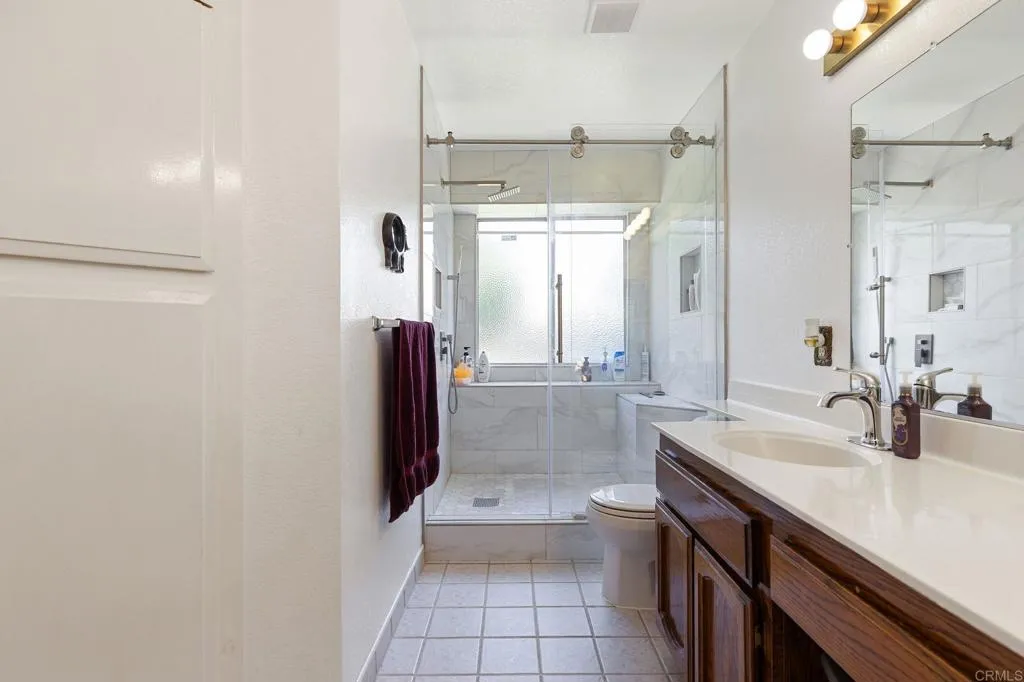 4068 De La Vina Way