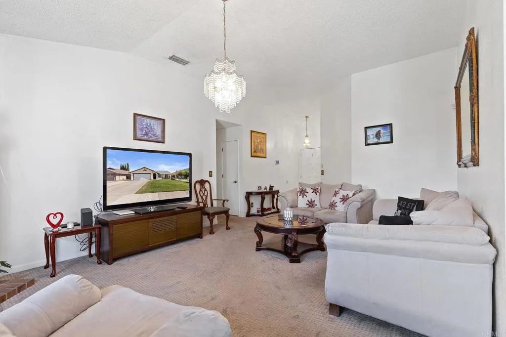 4068 De La Vina Way