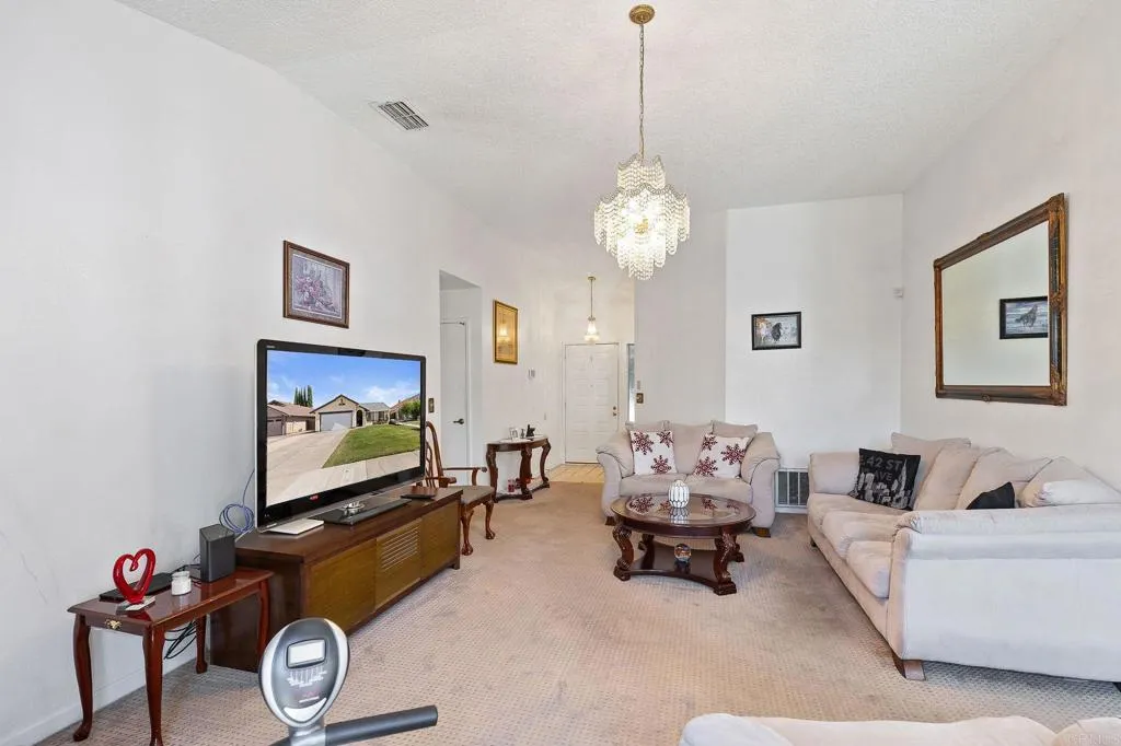 4068 De La Vina Way