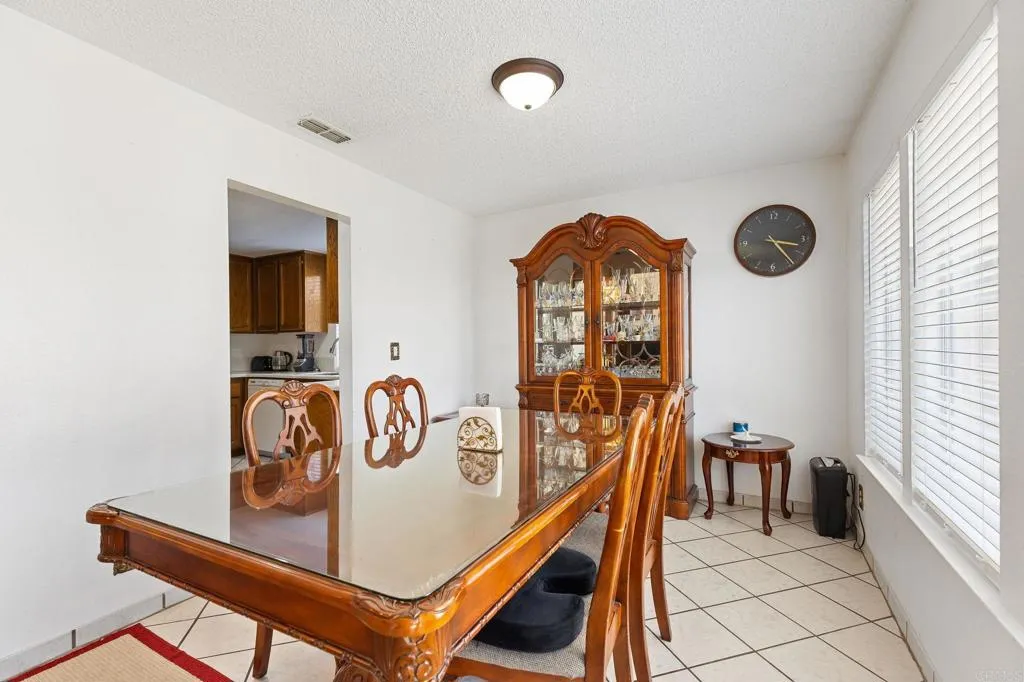 4068 De La Vina Way