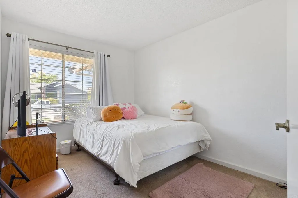 4068 De La Vina Way