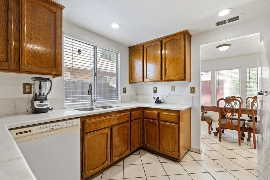 4068 De La Vina Way