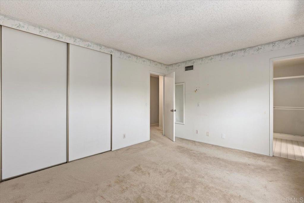 1477 Glen Avon