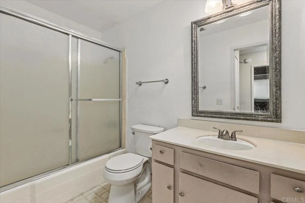 1477 Glen Avon