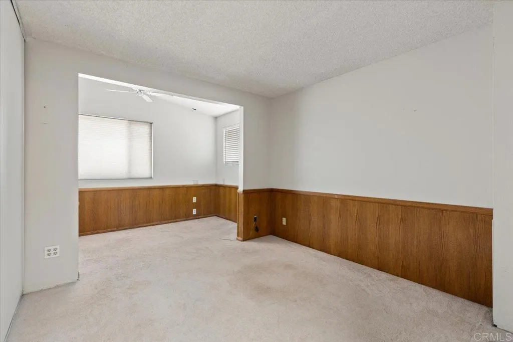 1477 Glen Avon