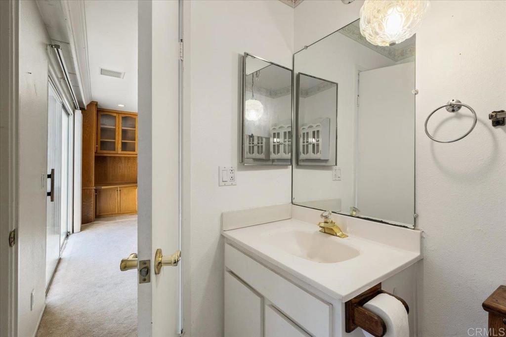 1477 Glen Avon