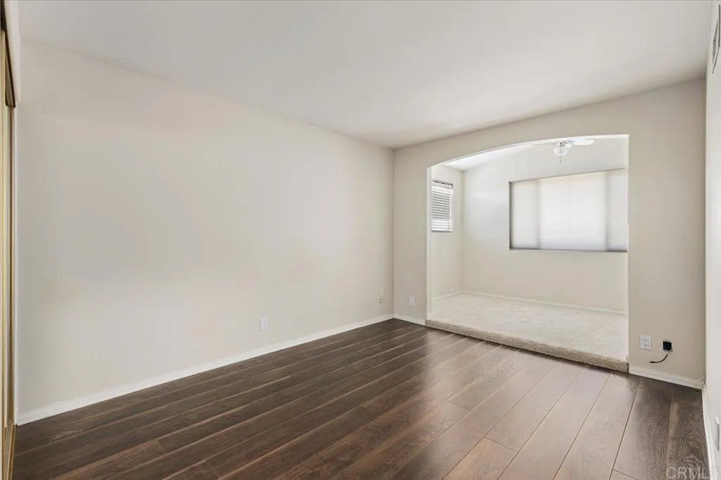 1477 Glen Avon