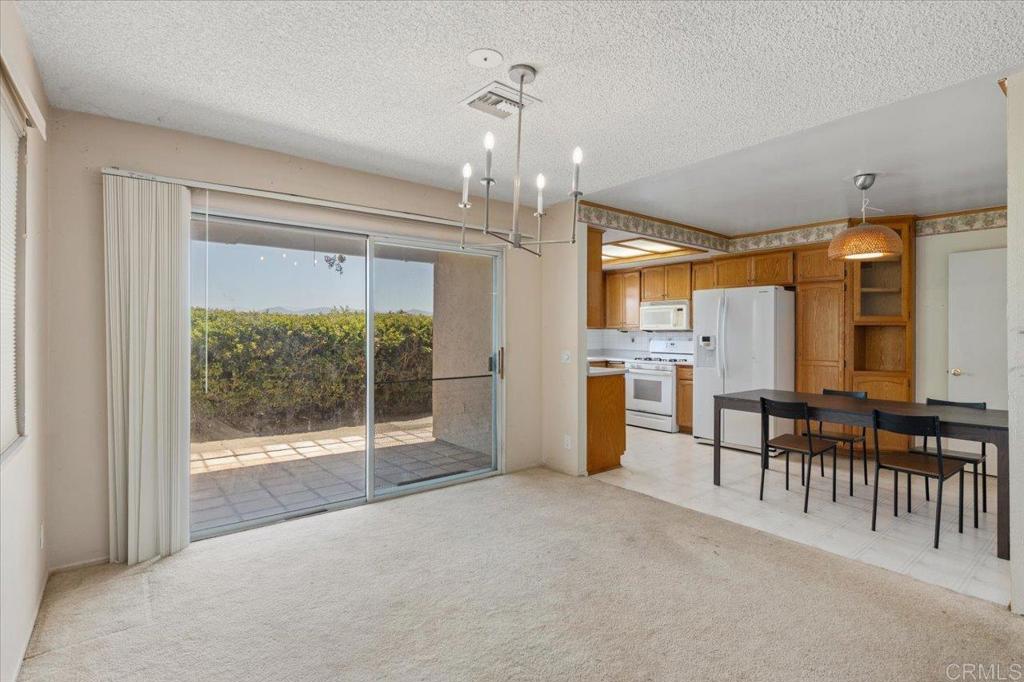 1477 Glen Avon