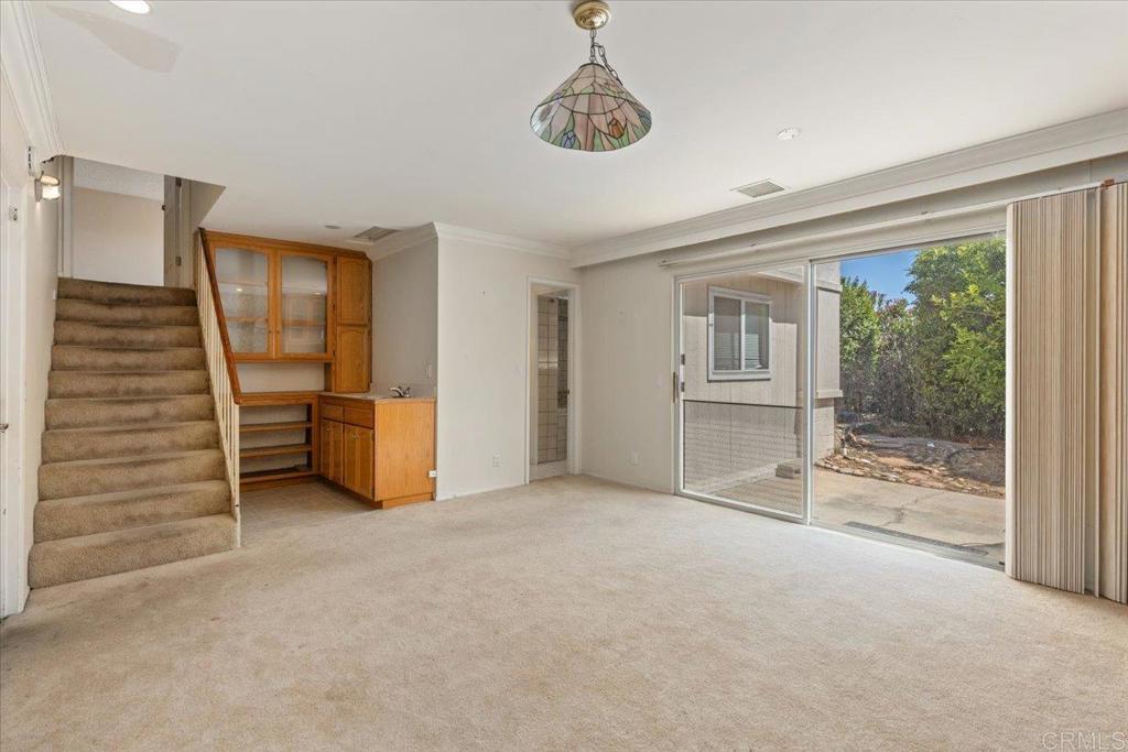 1477 Glen Avon