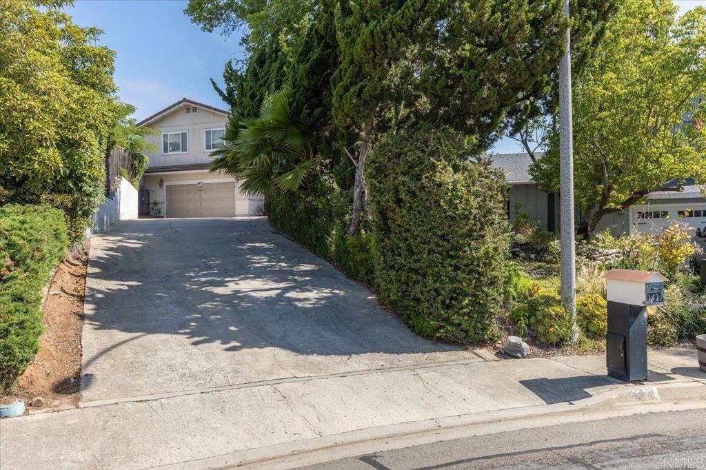 1477 Glen Avon
