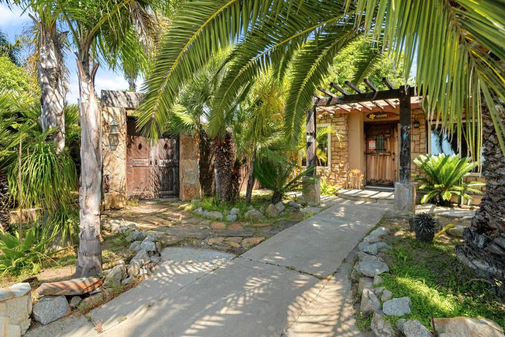 2324 Greenbrier Drive