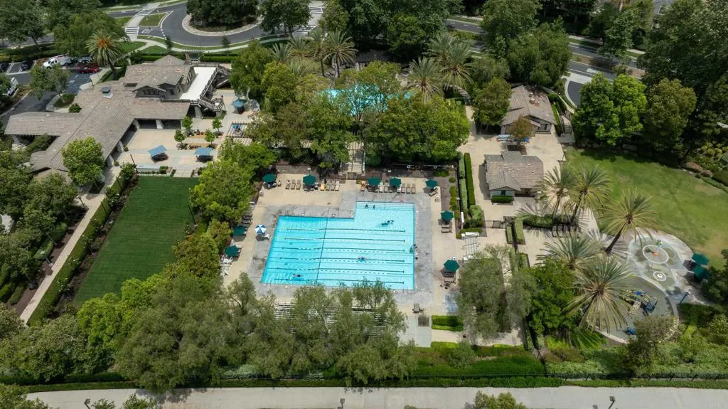 15 Pleasanton Lane