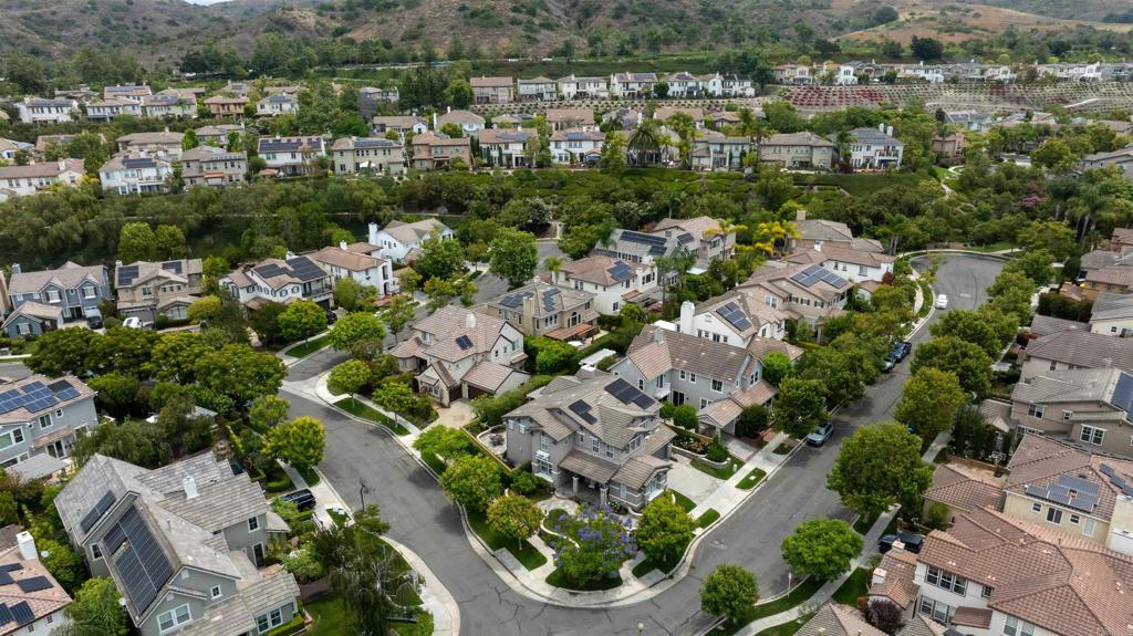 15 Pleasanton Lane