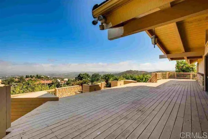 2081 Elevado Road