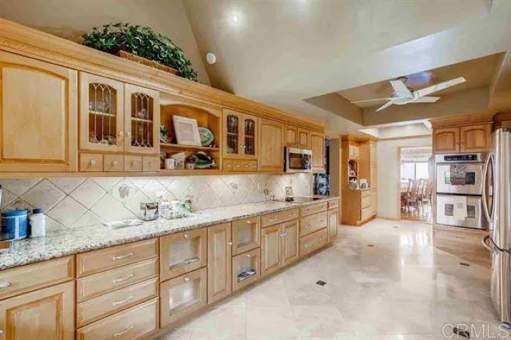 2081 Elevado Road