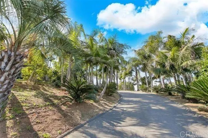 2081 Elevado Road