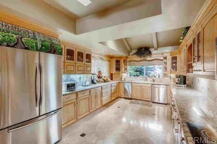 2081 Elevado Road