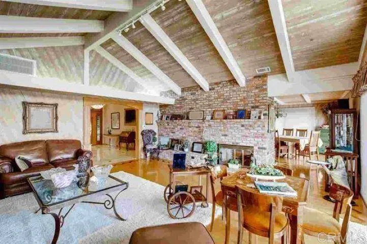 2081 Elevado Road