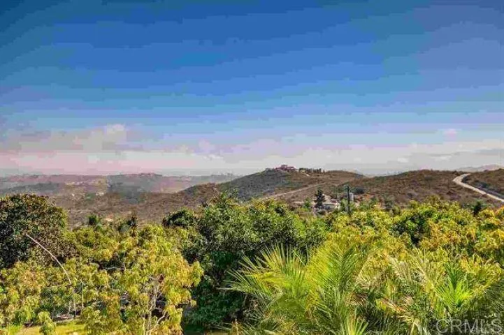 2081 Elevado Road