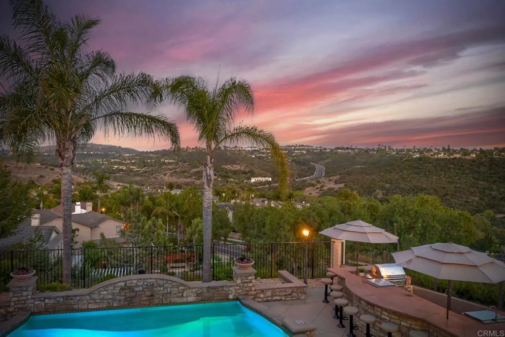 6388 Huntington Drive