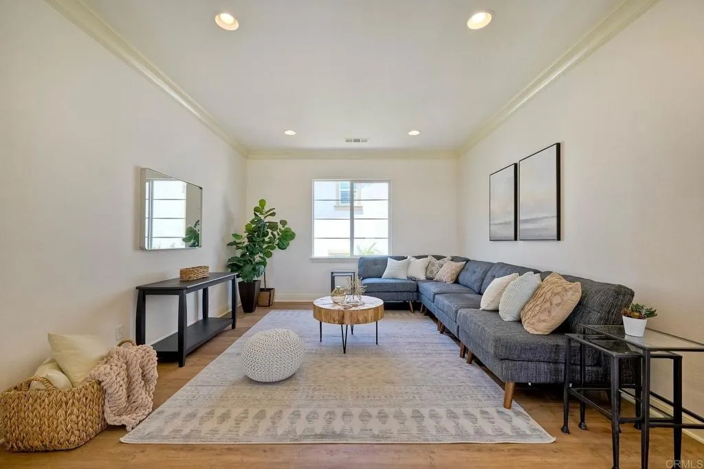 6388 Huntington Drive
