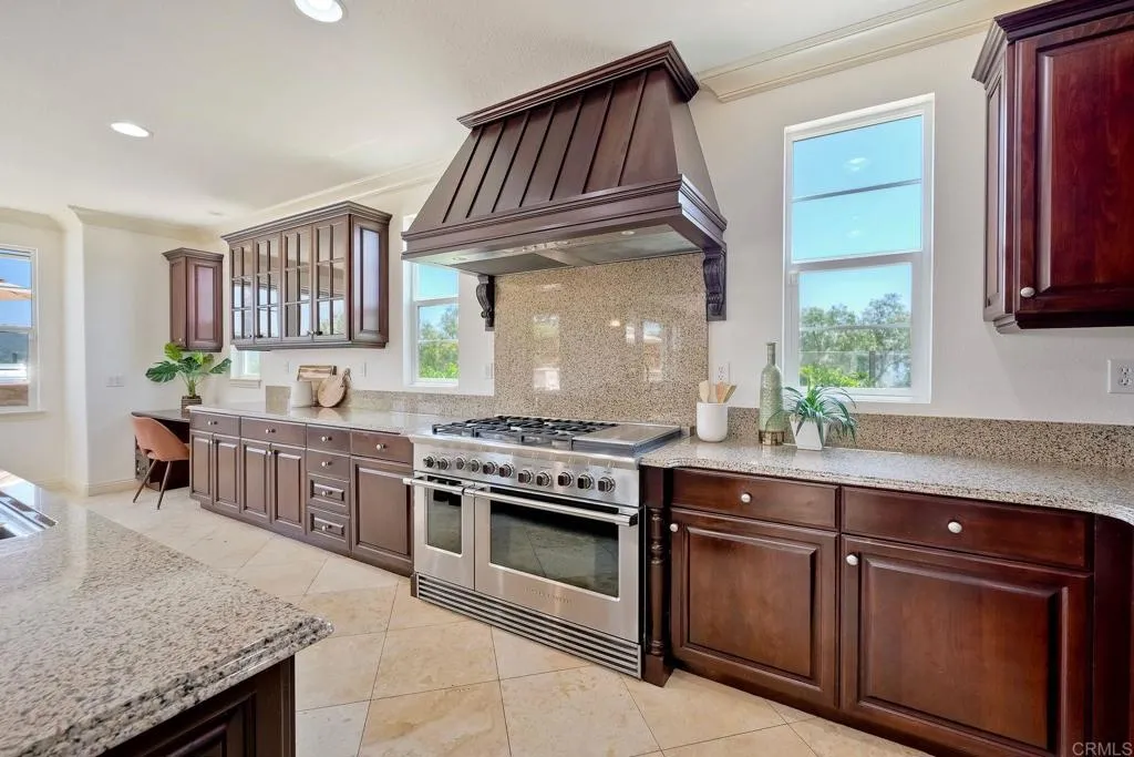 6388 Huntington Drive
