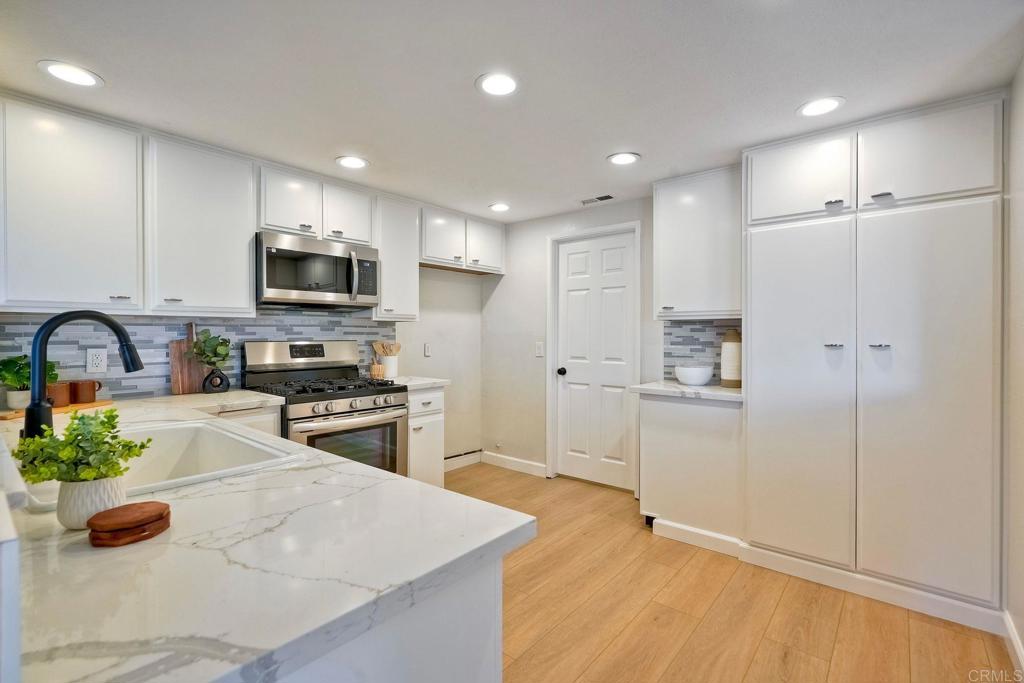 3115 Avenida Topanga