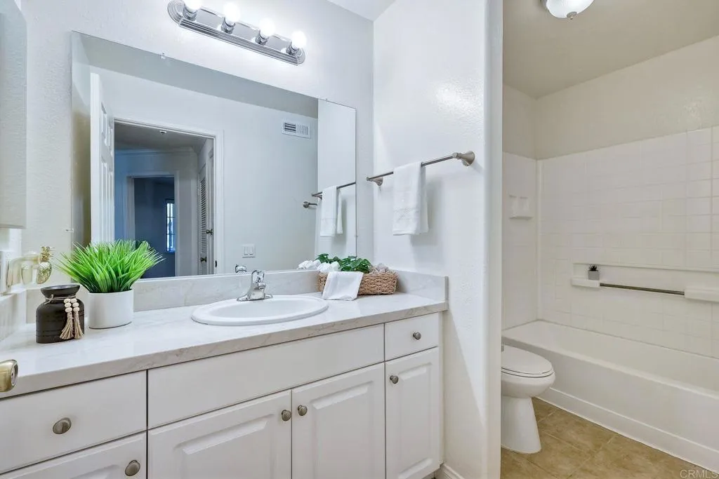 3451 Paseo De Alicia Unit 7