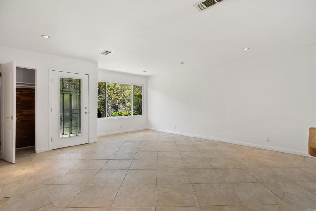 3890 Vista Campana S 93