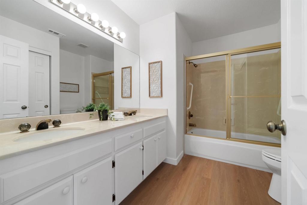 11592 Kaywood