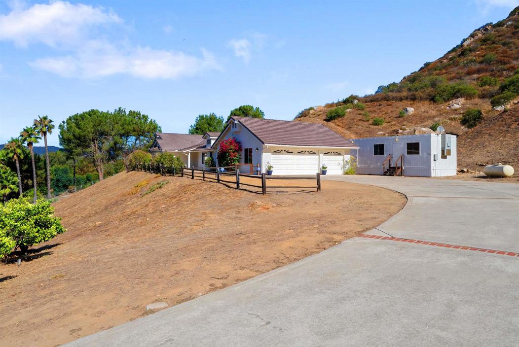 11592 Kaywood