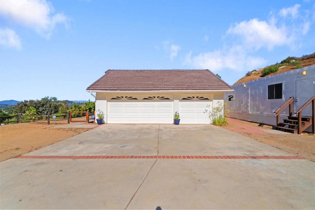 11592 Kaywood