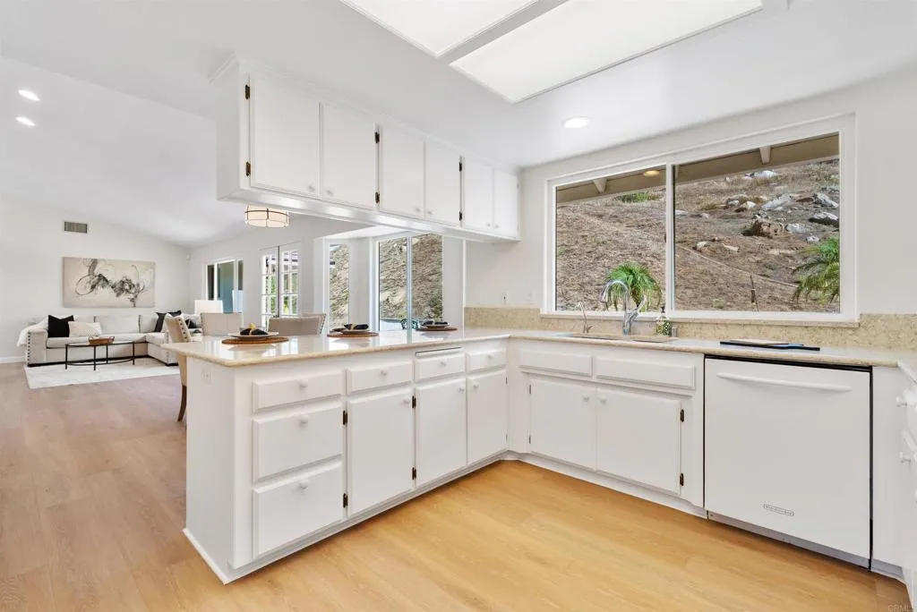 11592 Kaywood