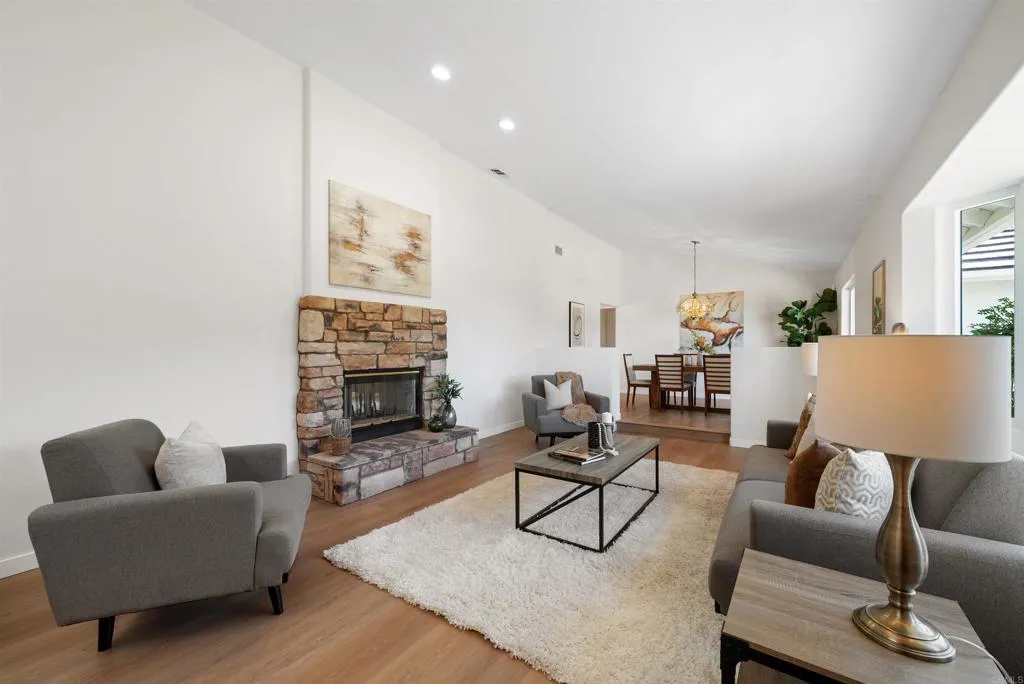 11592 Kaywood