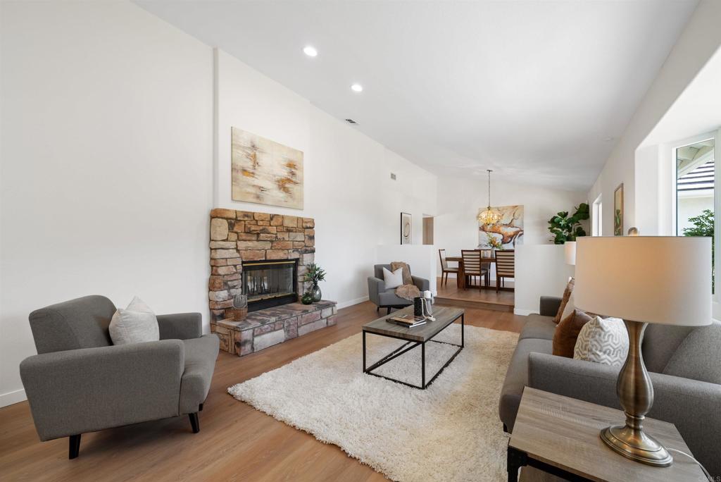11592 Kaywood