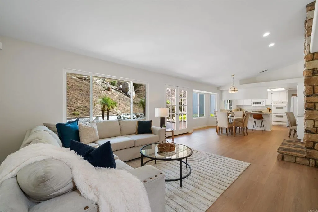 11592 Kaywood