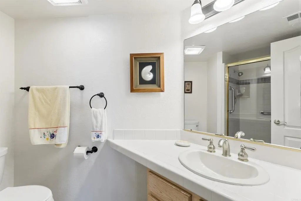 621 N Pacific Street Unit 205