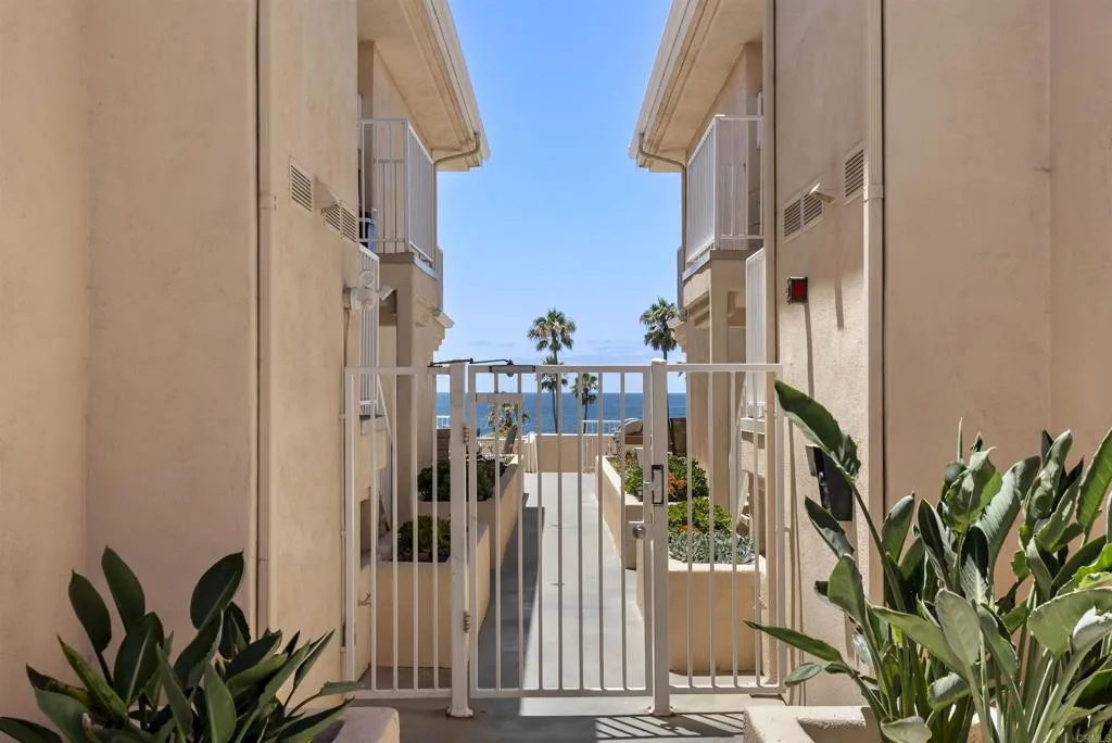 621 N Pacific Street Unit 205